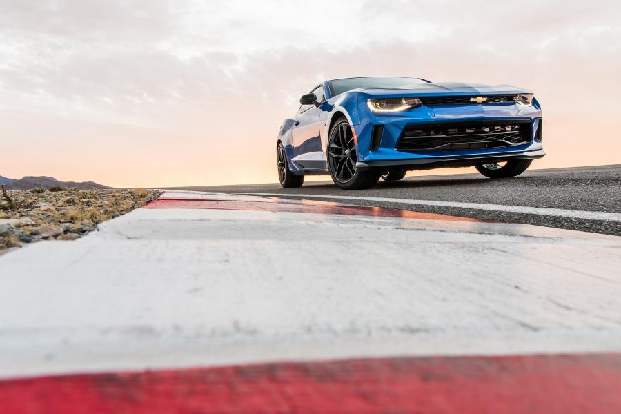  Chevrolet Camaro LT 1LE 2016 года  (фото 2 из 16)
